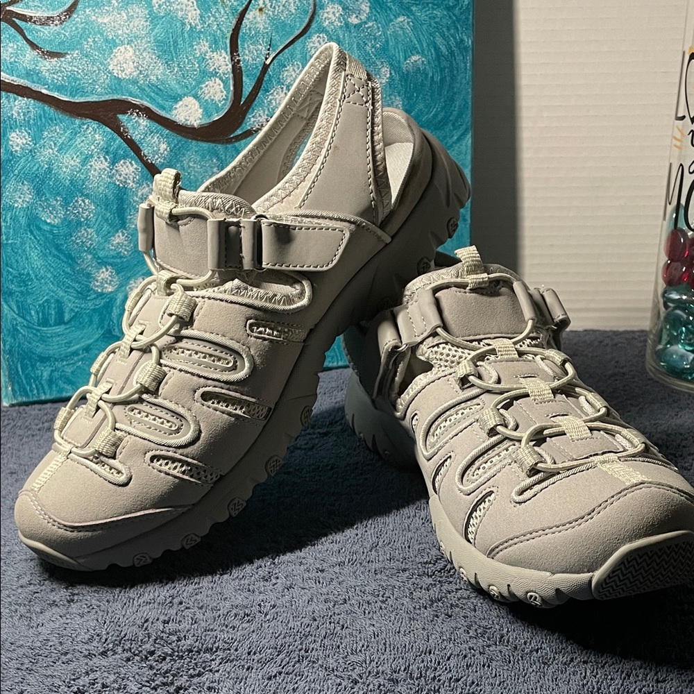 comfortview Light Gray Hybrid Sandal with Adjustable Straps